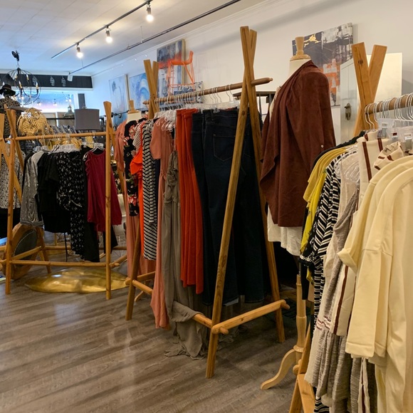 Meet your Posher, Tiffani - Picture 11 of 15